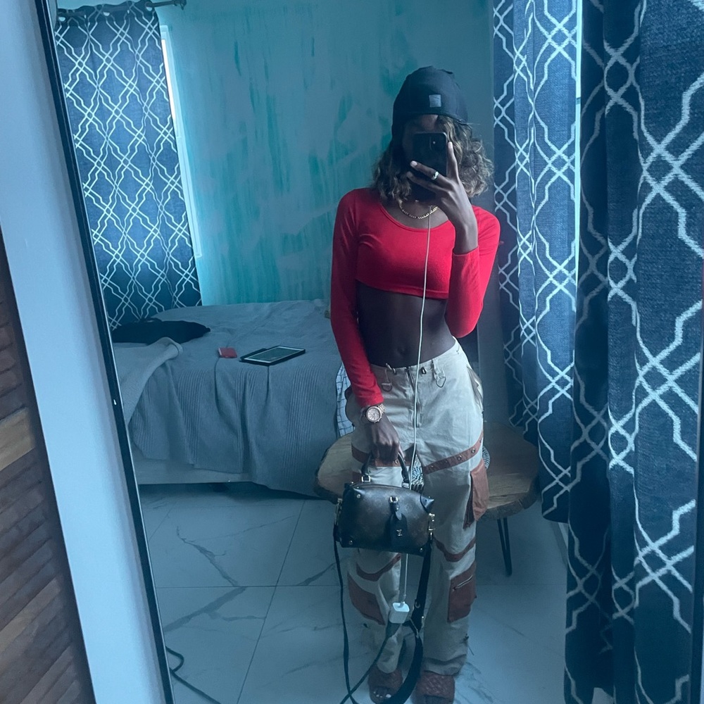 Meet your Posher, Akira